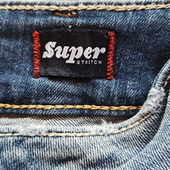 Silver Jeans - Picture 3 of 8